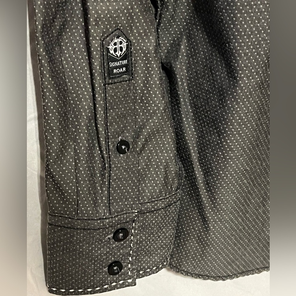 SOLD L $84.50 Signature ROAR from Buckle Gravity Shirt - Picture 13 of 14